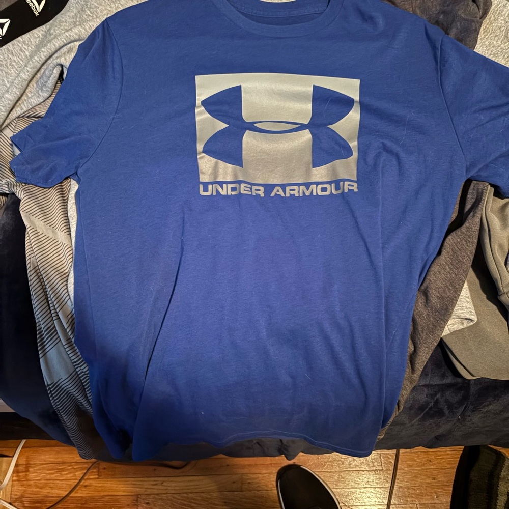 Under Armour Men's Tee in Bold Blue and Gray